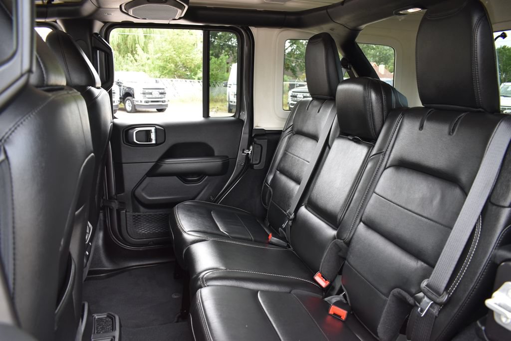 Used 2022 Jeep Wrangler Unlimited Sahara w/ LED Lighting Group AWD/4WD image 22