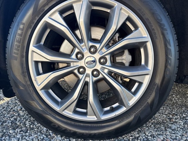 Certified 2022 Ford Explorer XLT w/ Equipment Group 202A image 7