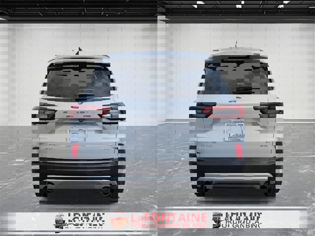 Certified 2025 Ford Escape Active image 3