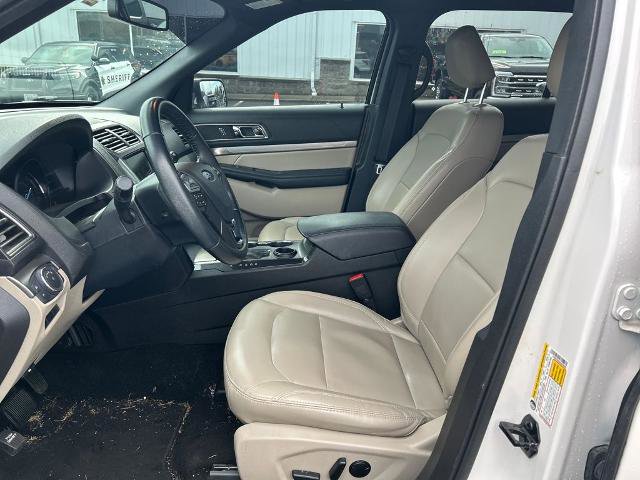 Certified 2019 Ford Explorer XLT w/ Equipment Group 202A image 5