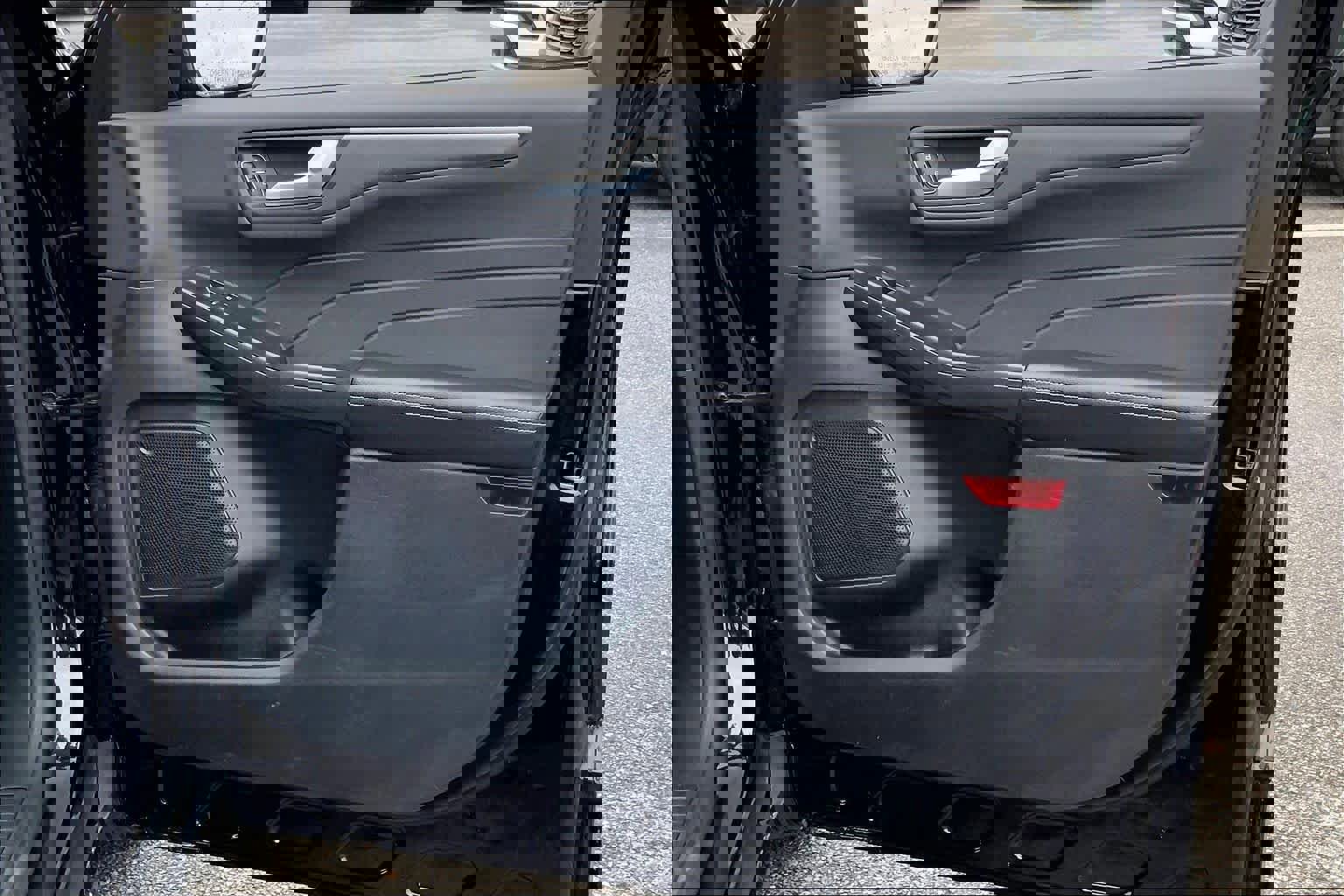 Certified 2025 Ford Escape SE image 22