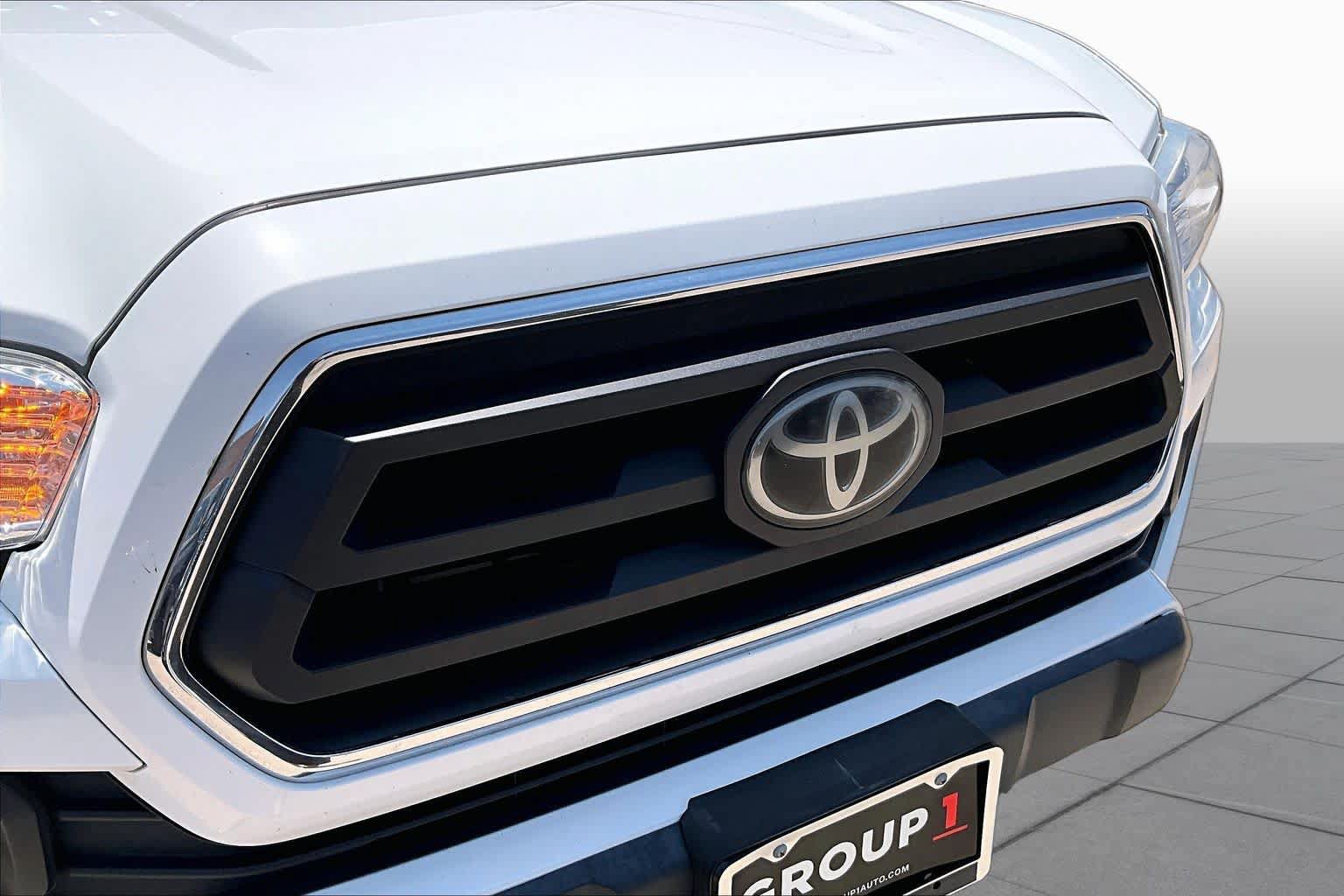 Used 2022 Toyota Tacoma SR5 RWD image 29