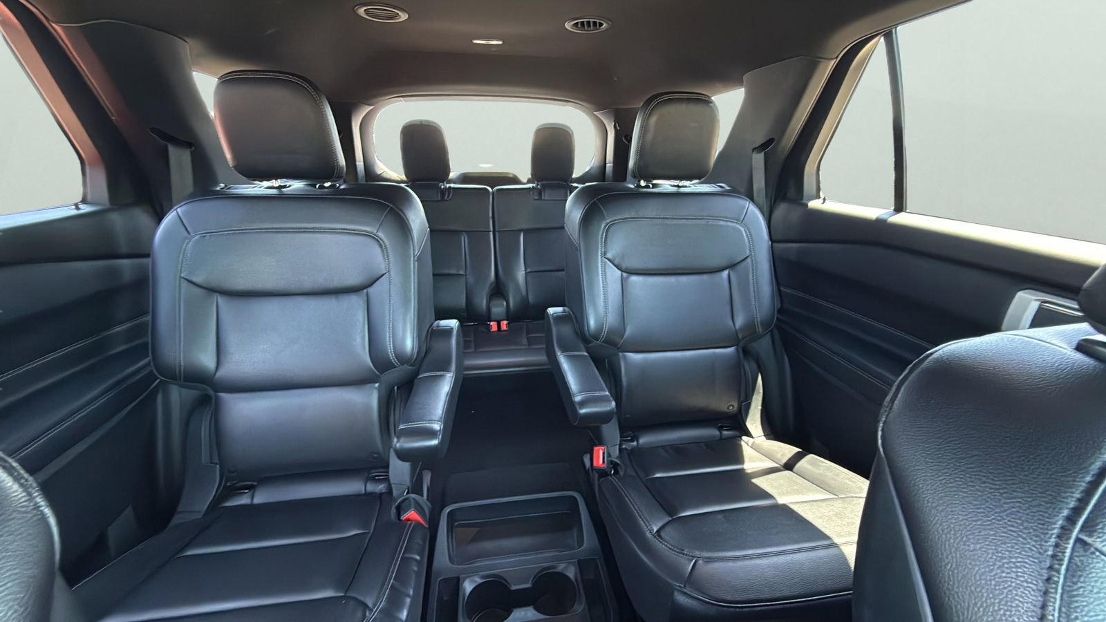 Certified 2020 Ford Explorer XLT w/ Equipment Group 202A RWD image 25