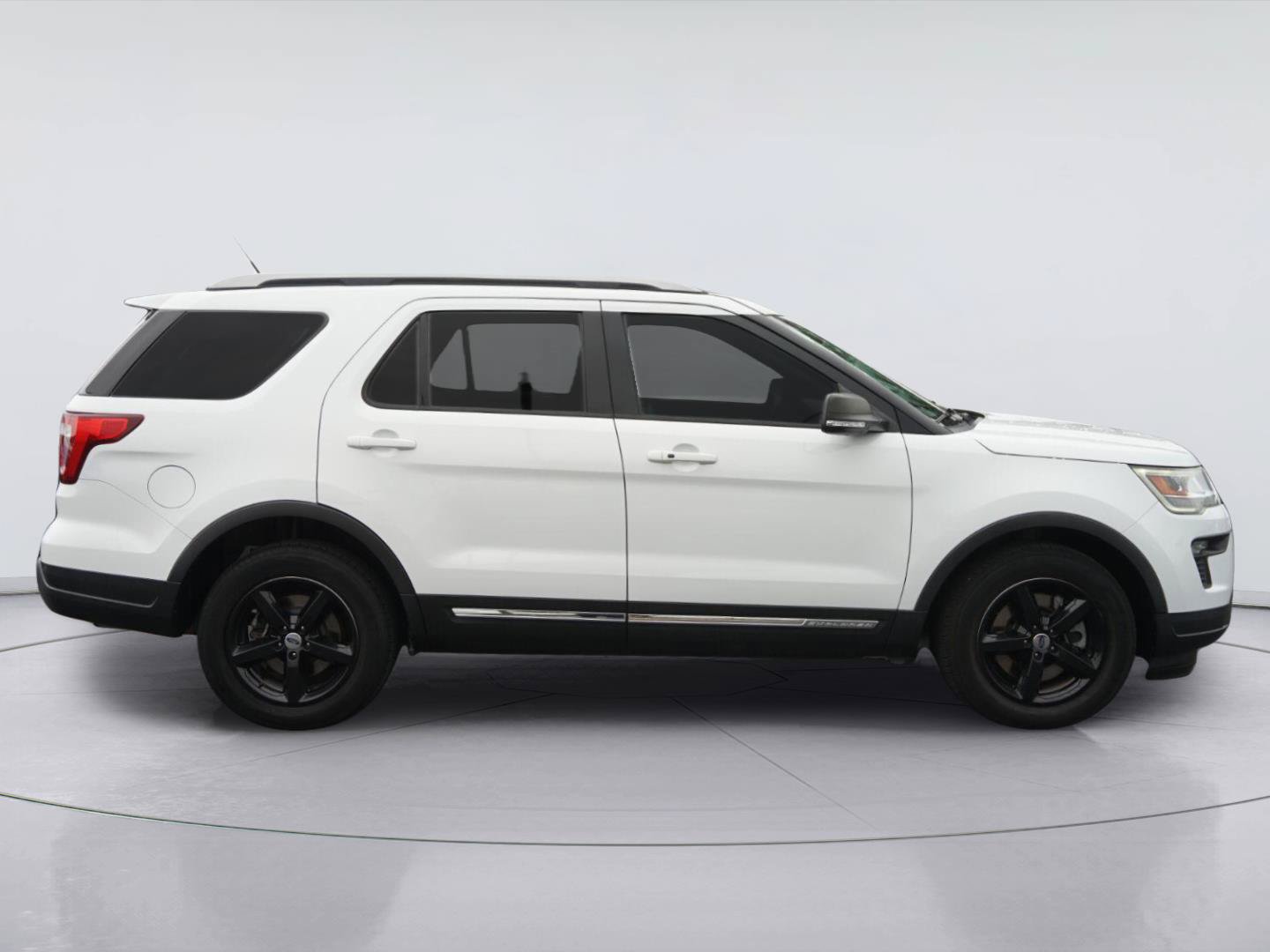 Certified 2019 Ford Explorer XLT w/ Equipment Group 201A FWD image 5