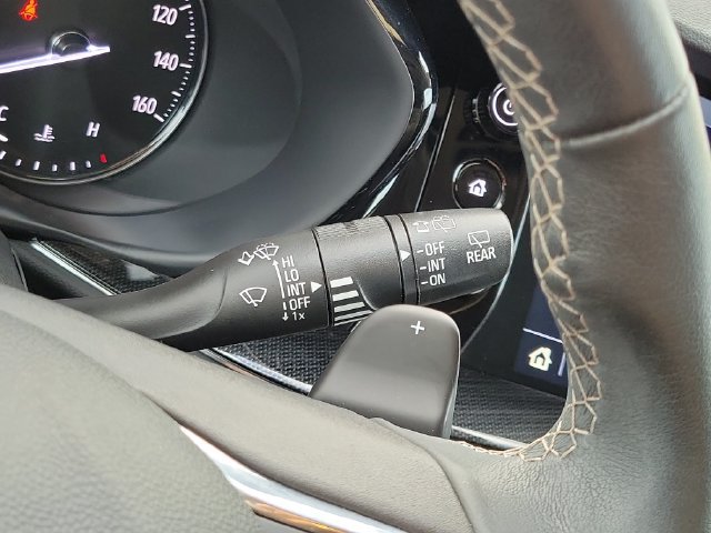 Used 2021 Buick Envision Essence AWD/4WD image 19