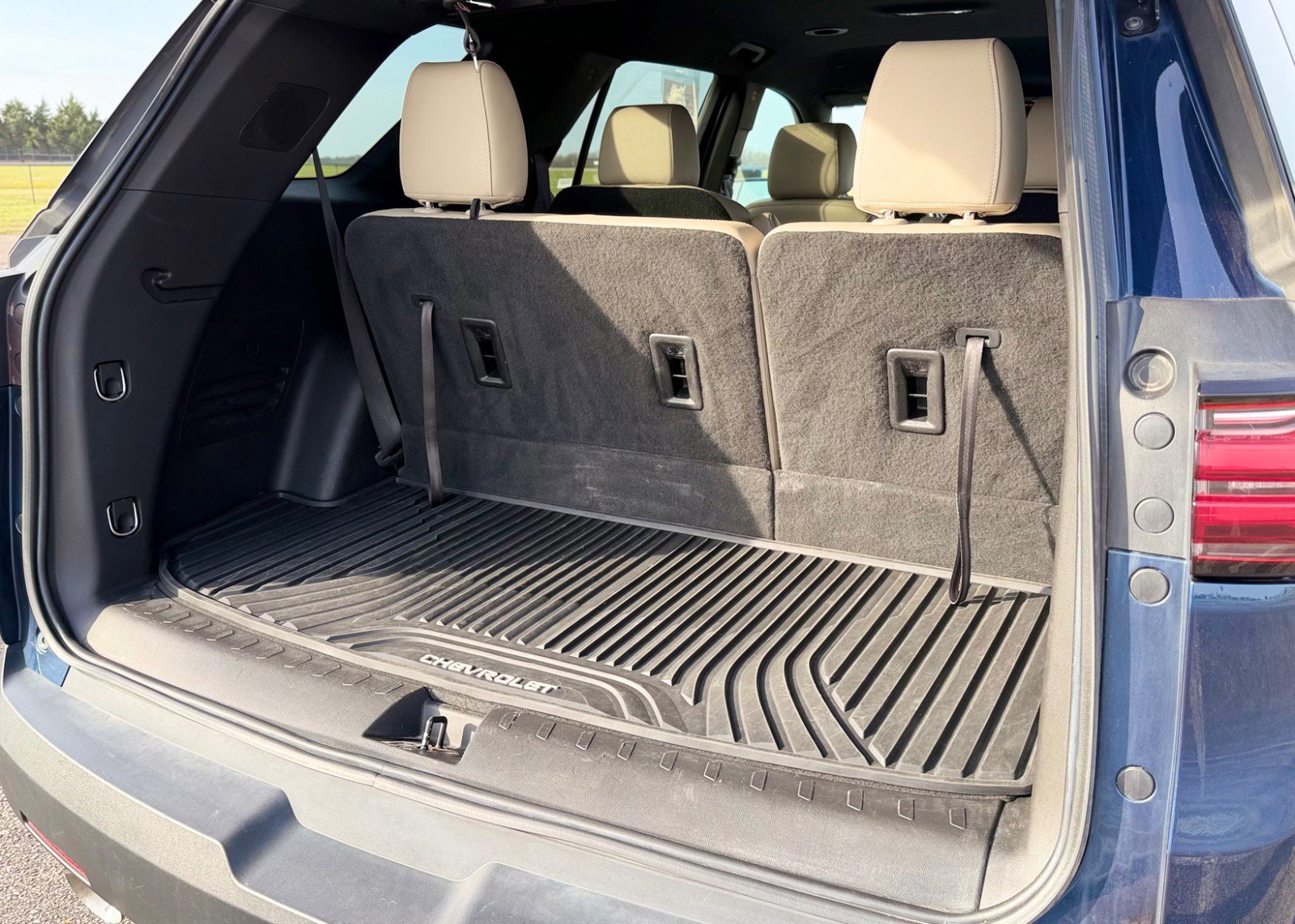 Used 2023 Chevrolet Traverse LT image 9