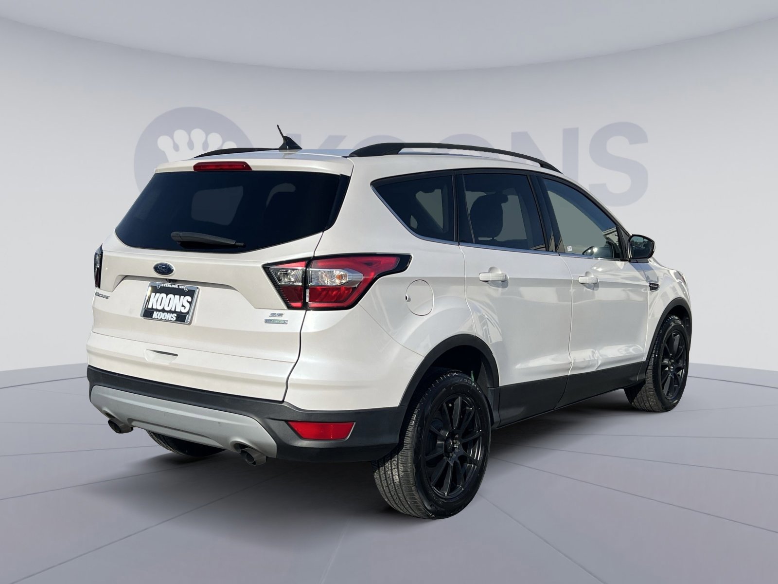 Certified 2018 Ford Escape SE w/ SE Sync 3 Package image 5
