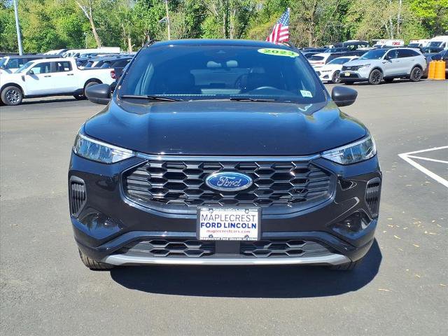 Certified 2023 Ford Escape ST-Line w/ Tech Pack #1 AWD/4WD image 18