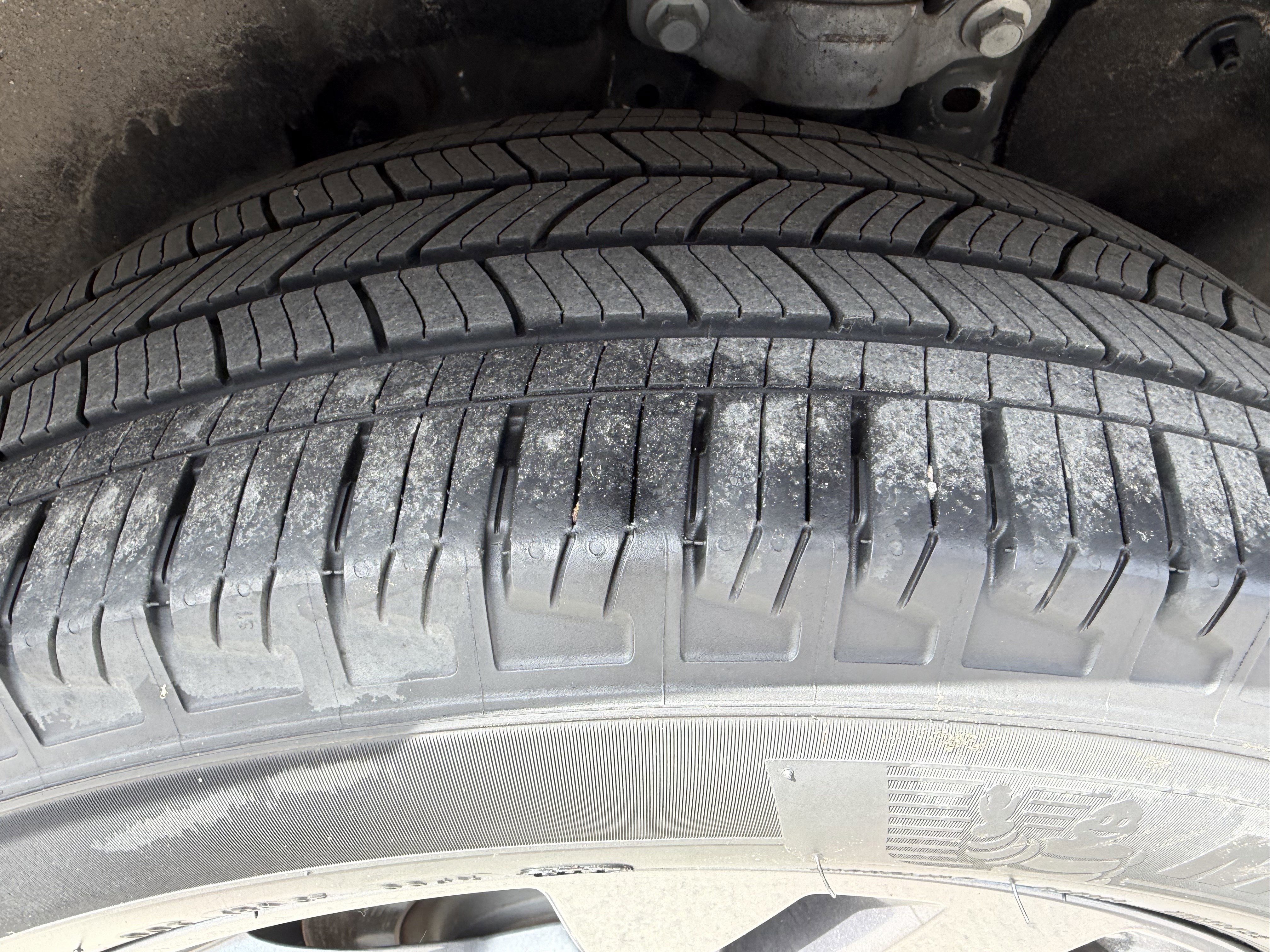 Certified 2023 Ford Explorer XLT w/ Equipment Group 202A AWD/4WD image 21