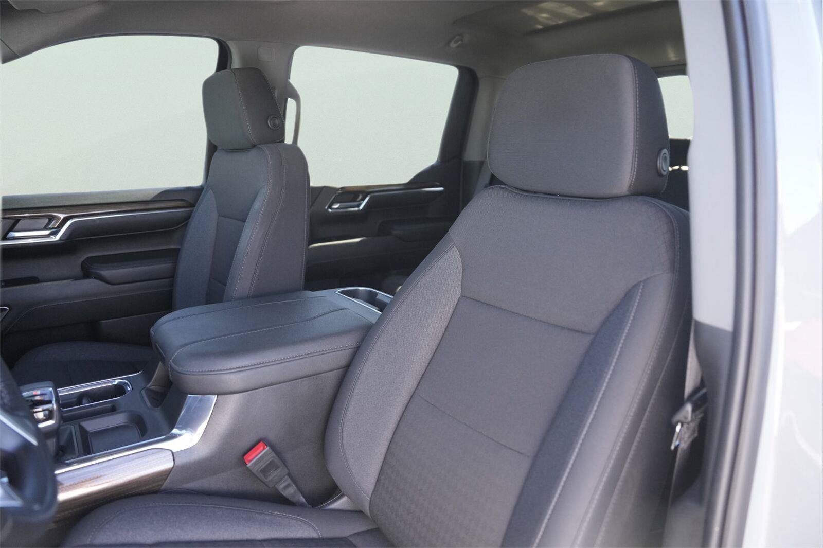 Used 2024 Chevrolet Silverado 1500 LT Trail Boss w/ Convenience Package II AWD/4WD image 10