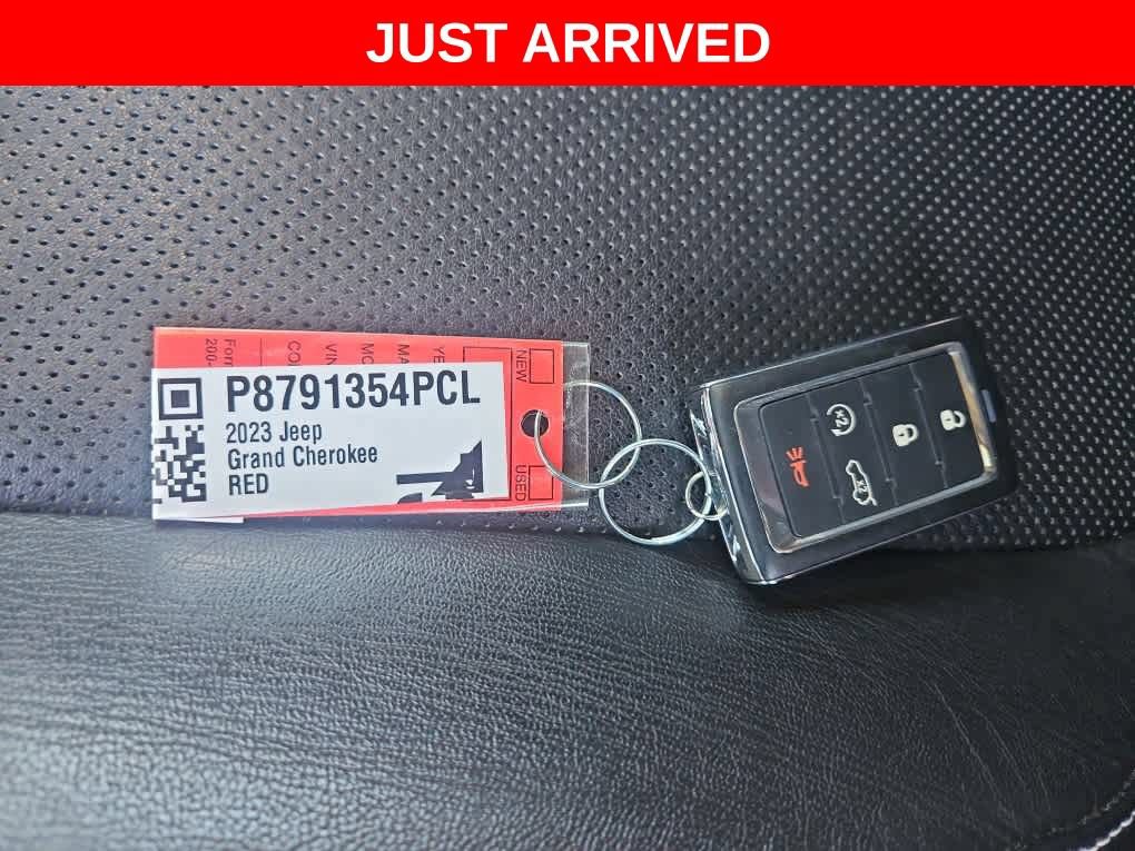 Used 2023 Jeep Grand Cherokee 4WD 4xe w/ Luxury Tech Group II image 20