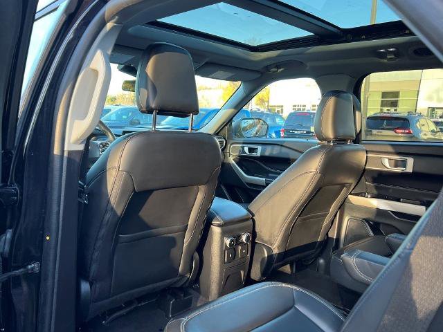 Certified 2022 Ford Explorer XLT w/ Equipment Group 202A image 33