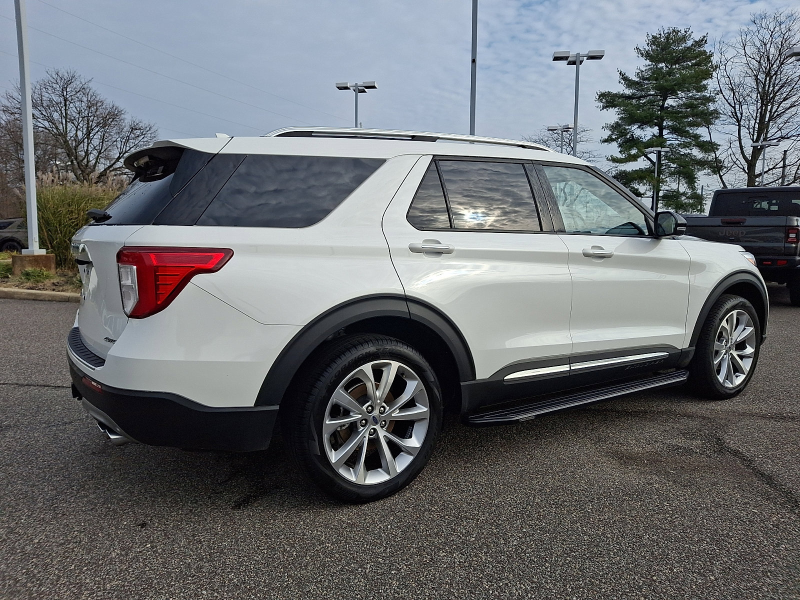 Certified 2023 Ford Explorer Platinum w/ Technology Package image 11
