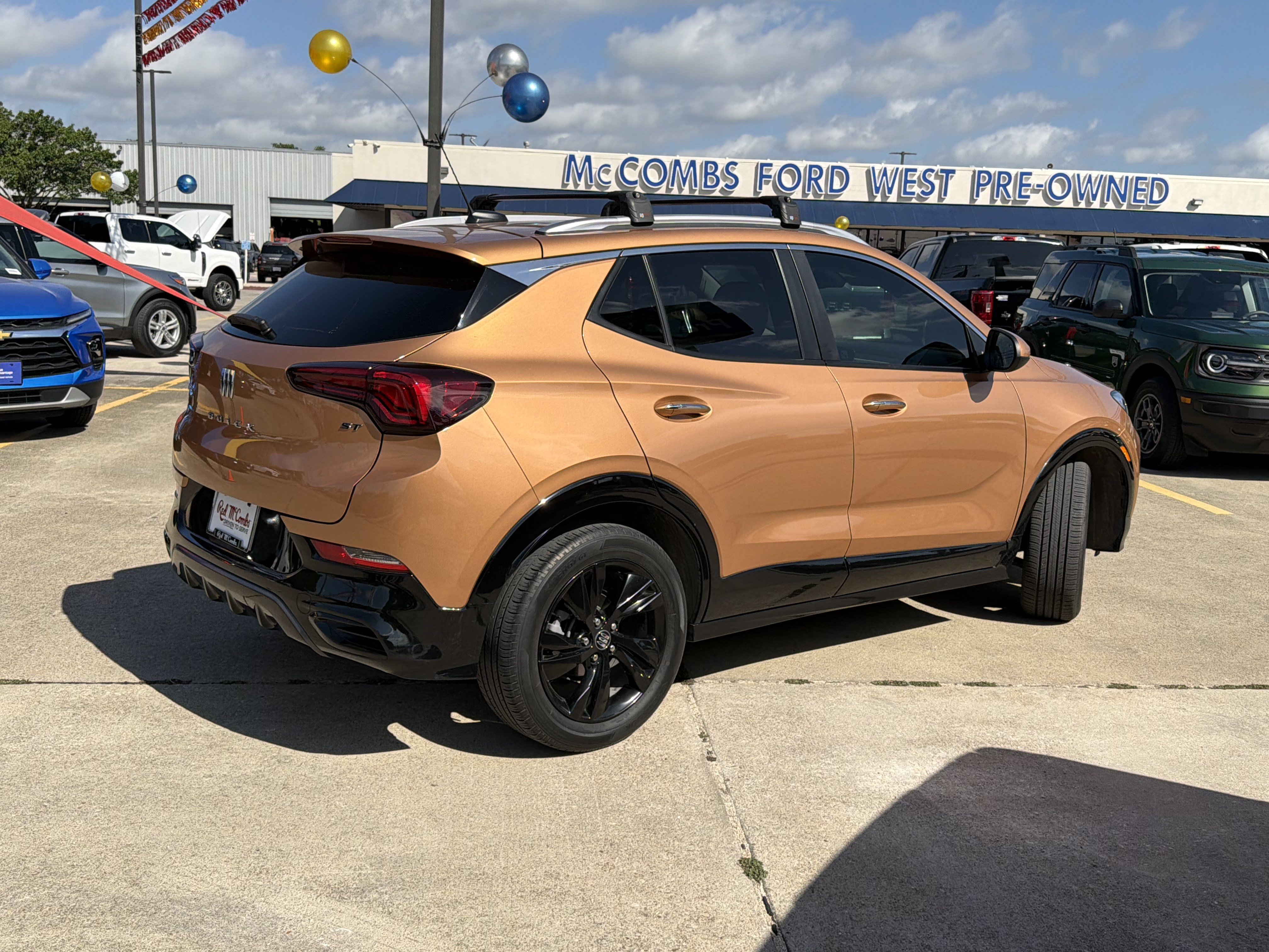 Used 2024 Buick Encore GX Sport Touring FWD image 5