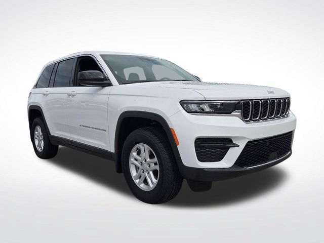 Used 2025 Jeep Grand Cherokee Laredo w/ MOPAR Finishing Package RWD video 1
