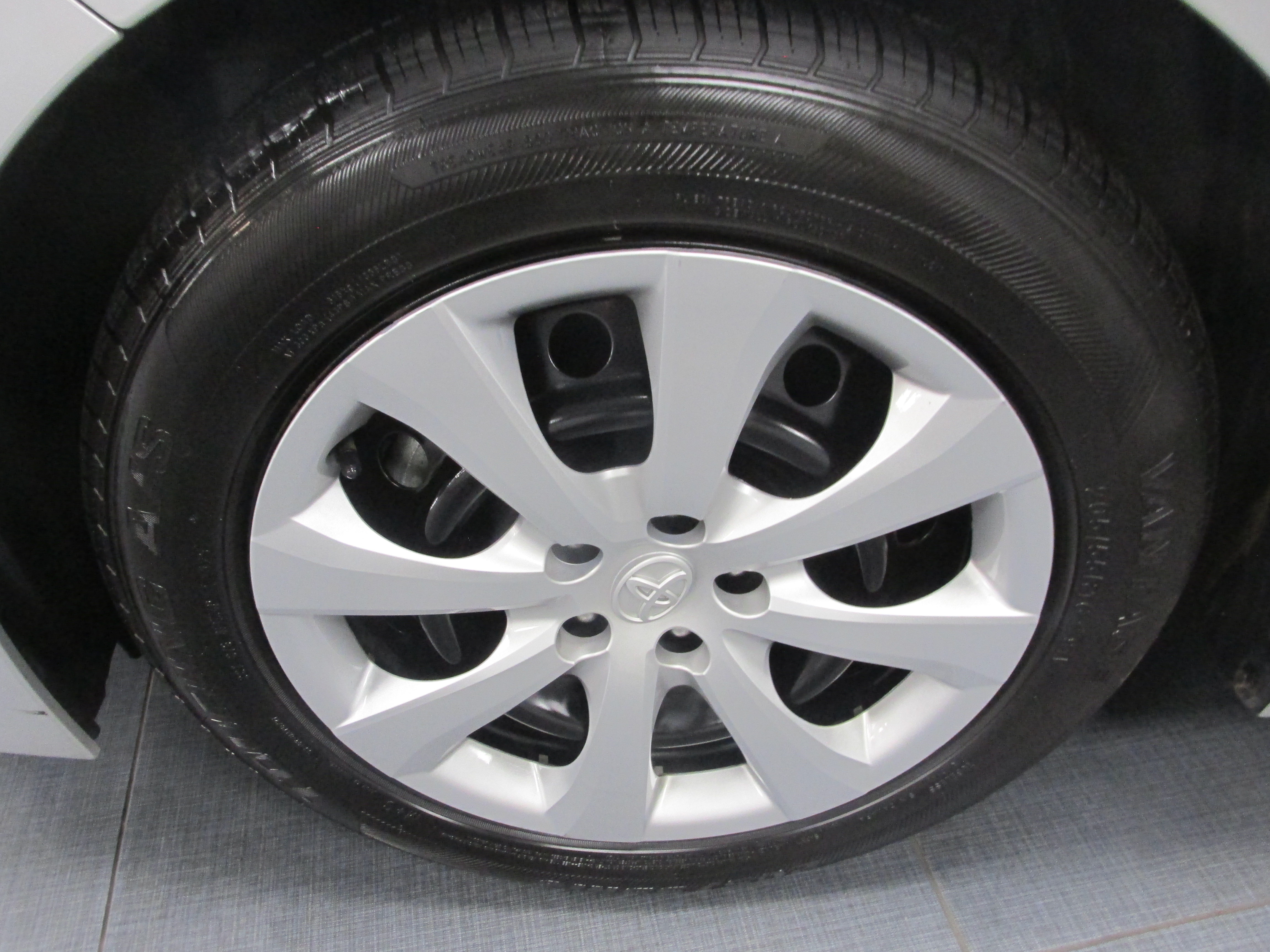 Used 2024 Toyota Corolla LE FWD image 14