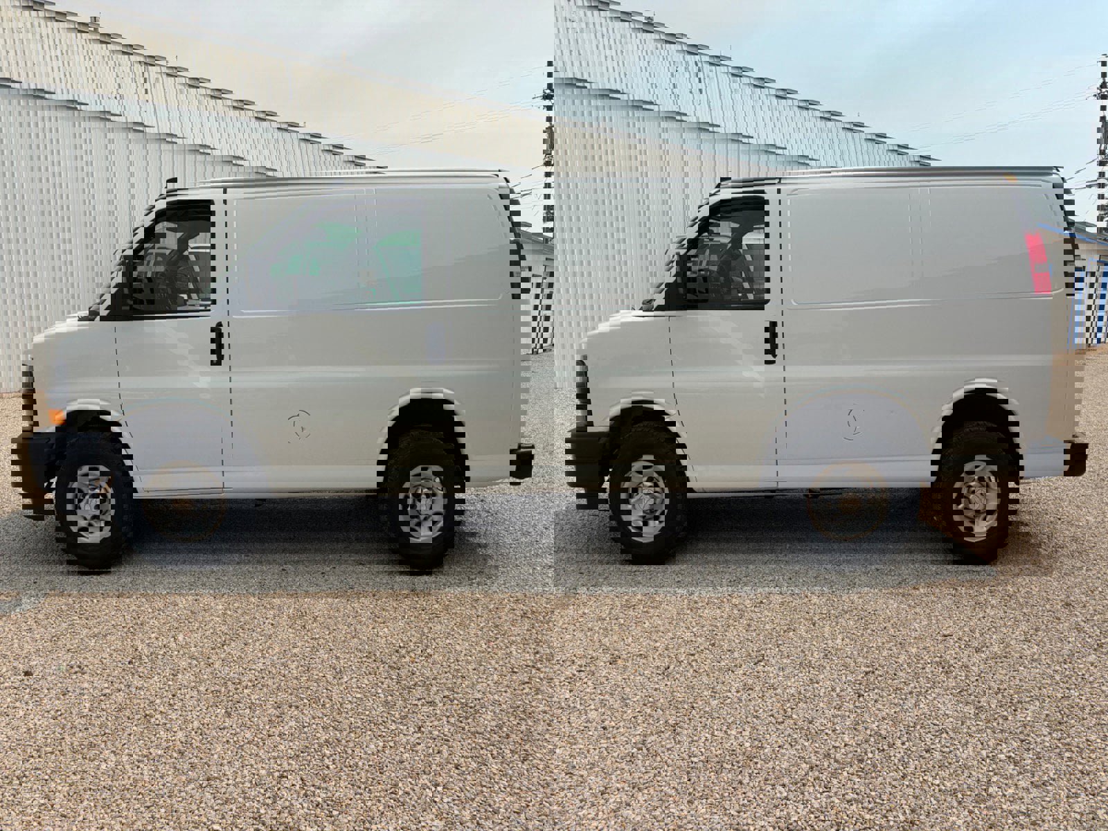 Used 2019 Chevrolet Express 3500 w/ Driver Convenience Package image 2