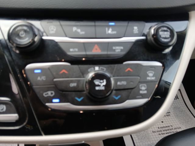 Used 2024 Chrysler Pacifica Touring-L FWD image 20
