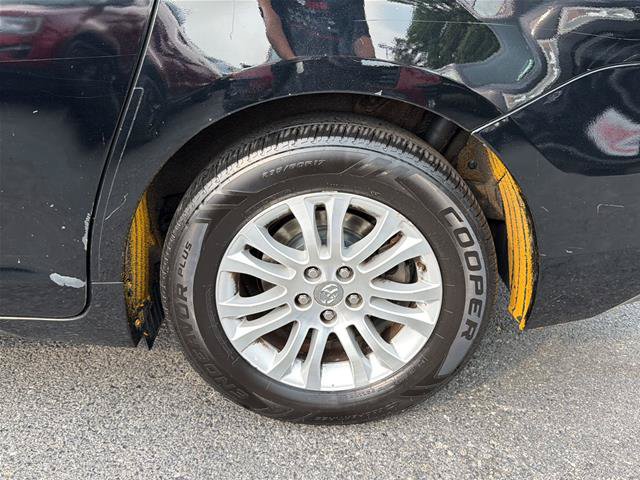 Used 2017 Toyota Sienna XLE w/ XLE Navigation Package FWD image 26