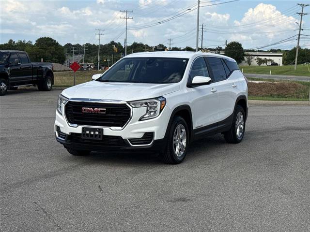 Used 2024 GMC Terrain SLE AWD/4WD image 1