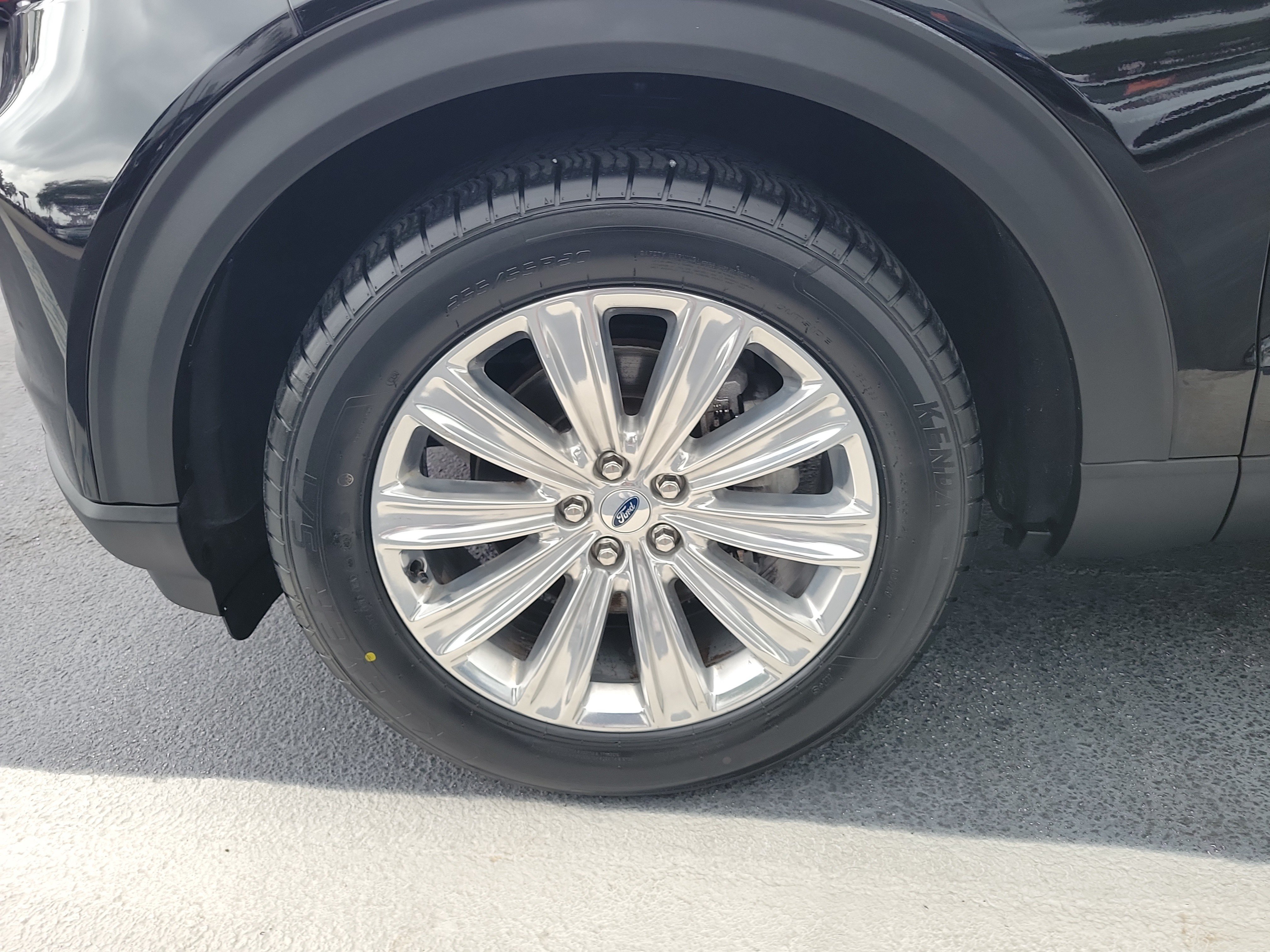 Certified 2023 Ford Explorer Limited w/ Limited Technology Package RWD image 5