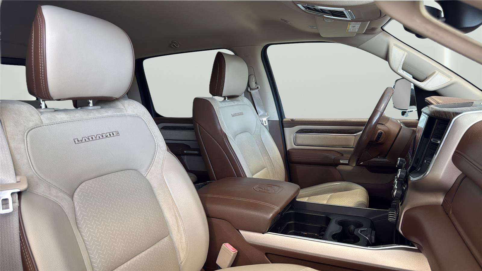 Used 2019 RAM 1500 Laramie AWD/4WD image 16