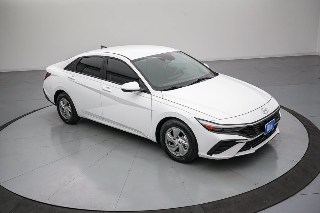 Used 2025 Hyundai Elantra SE FWD video 2