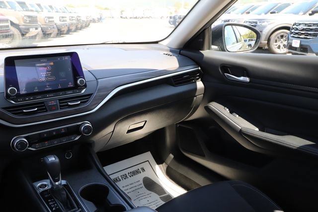Used 2025 Nissan Altima 2.5 SV FWD image 25