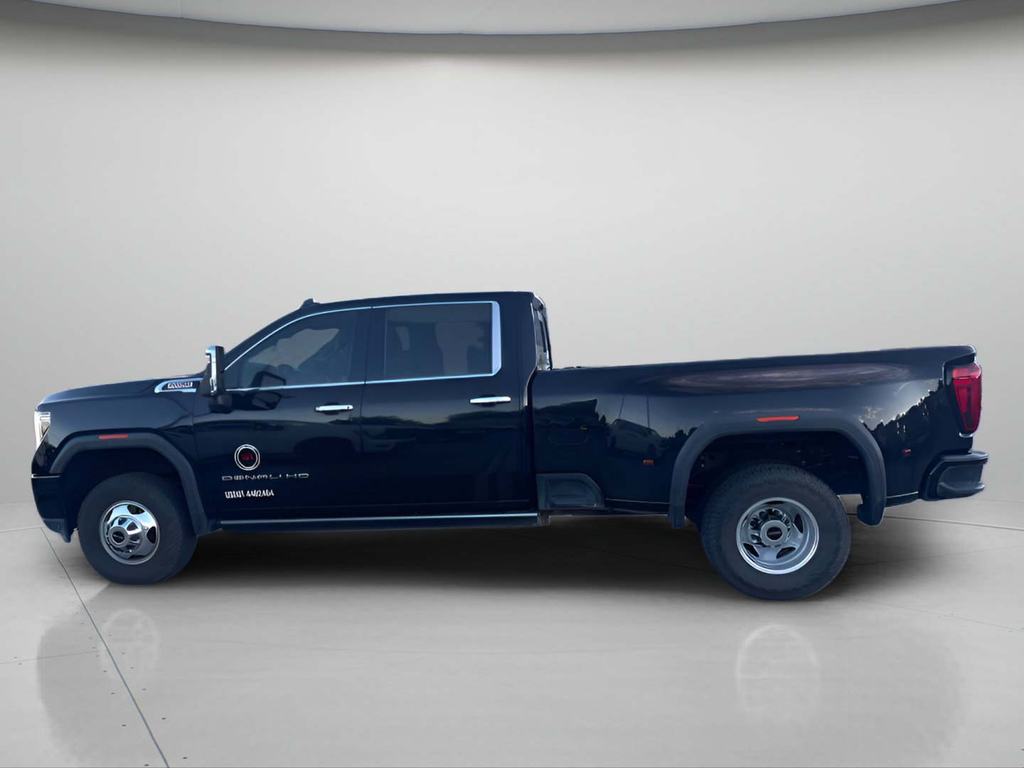Used 2023 GMC Sierra 3500 Denali AWD/4WD image 12