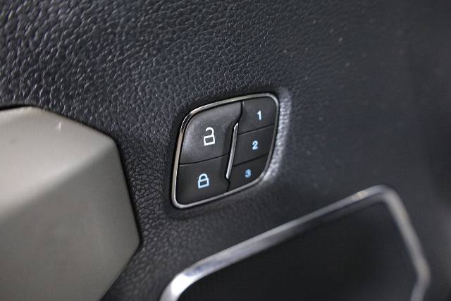 Certified 2019 Ford F350 Lariat w/ Lariat Ultimate Package AWD/4WD image 35