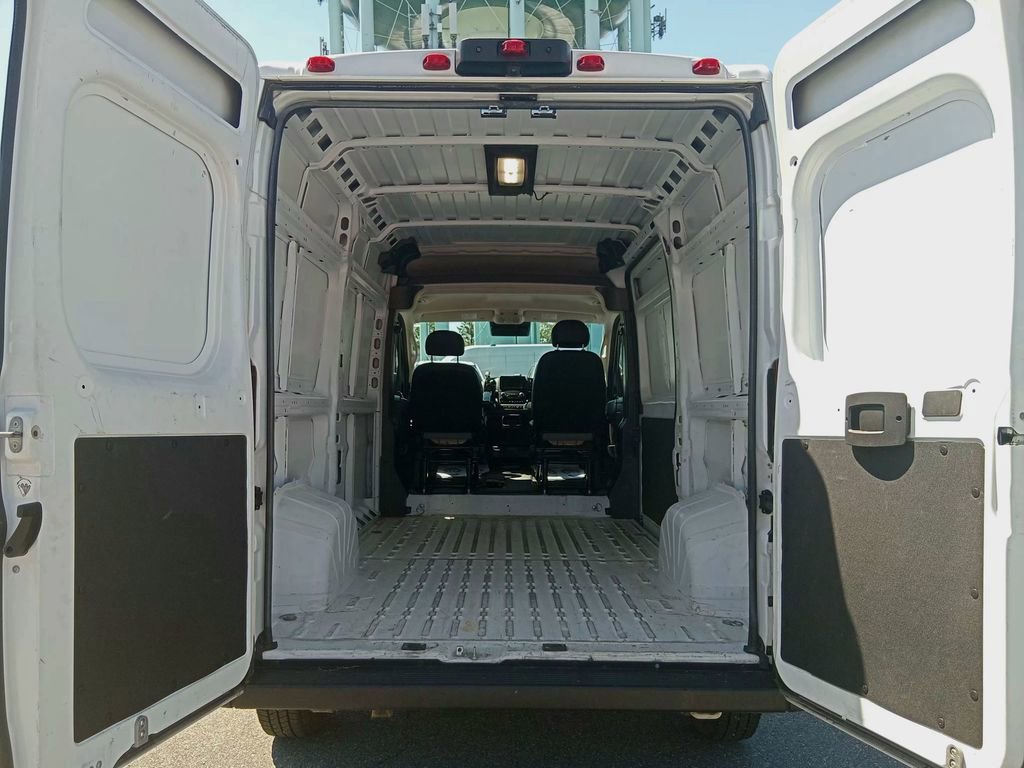 Used 2024 RAM ProMaster 2500 w/ Convenience Group FWD image 10