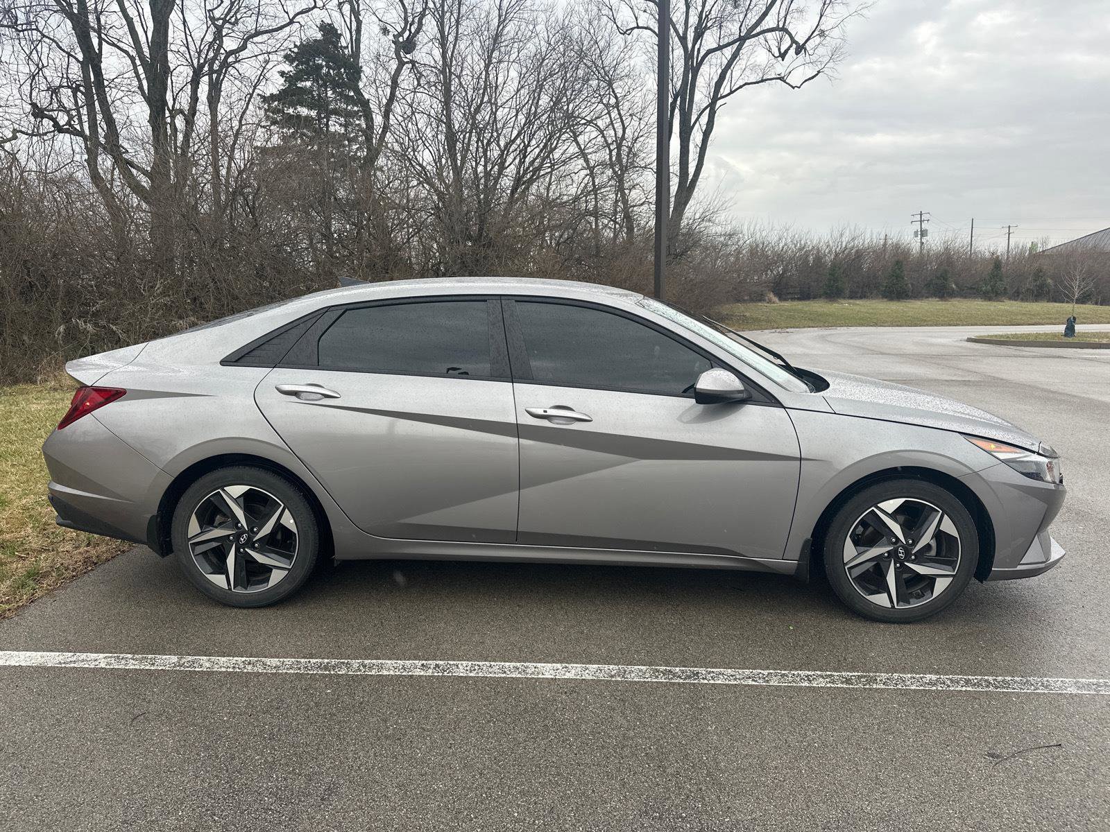 Used 2023 Hyundai Elantra SEL w/ Convenience Package image 2