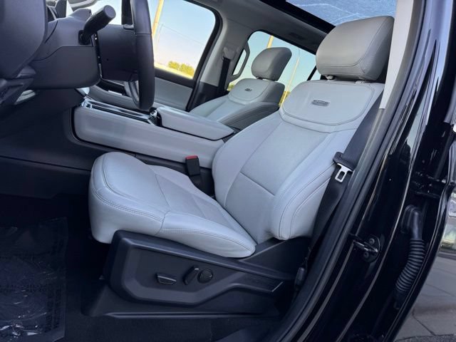 Certified 2025 Ford Expedition Max Platinum AWD/4WD image 5