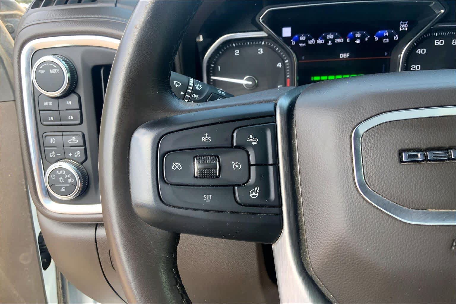 Used 2022 GMC Sierra 2500 Denali w/ Denali Ultimate Package AWD/4WD image 23