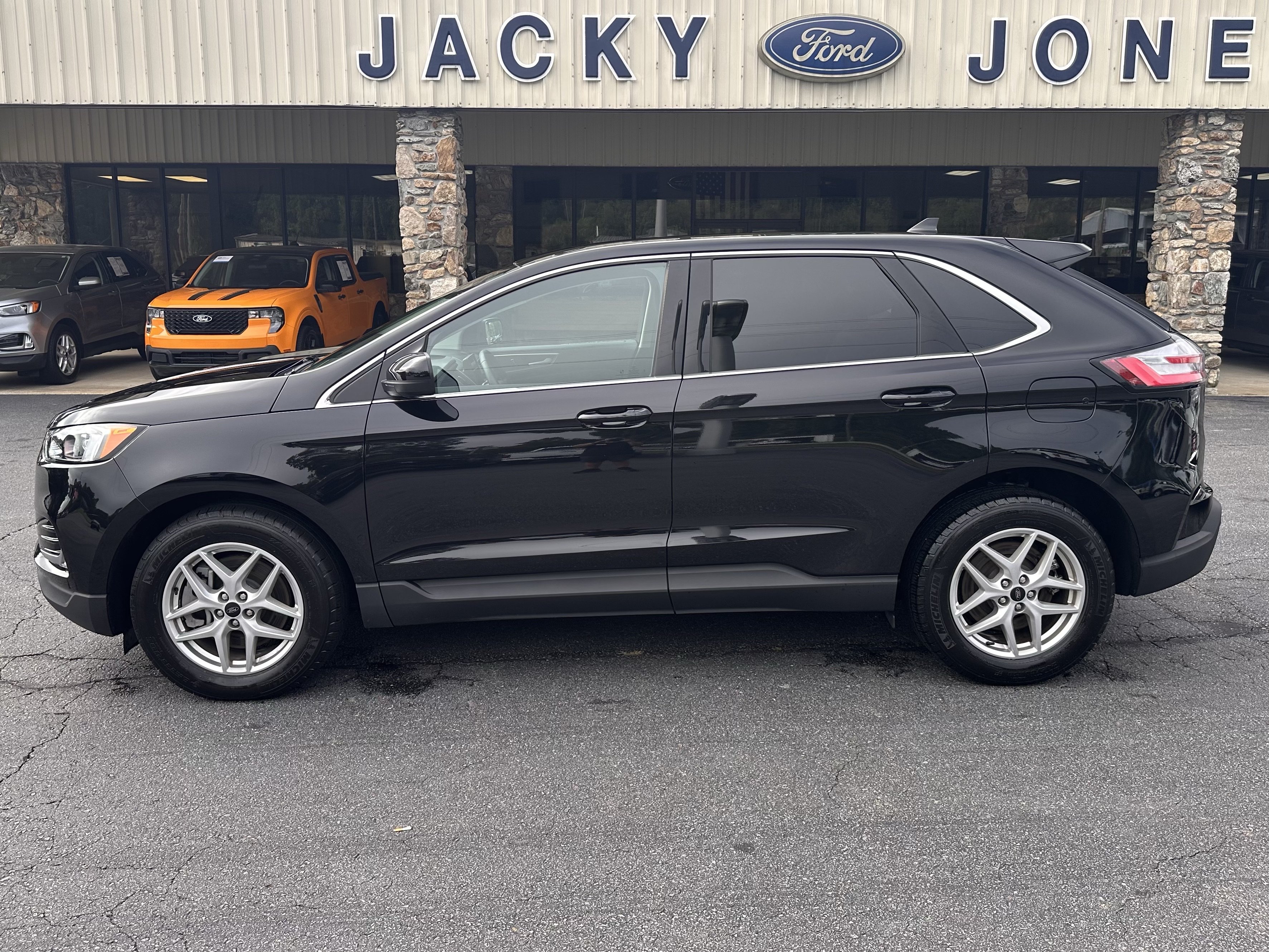 Certified 2024 Ford Edge SEL w/ Convenience Package