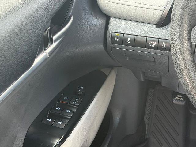 Used 2020 Toyota Camry LE FWD image 18