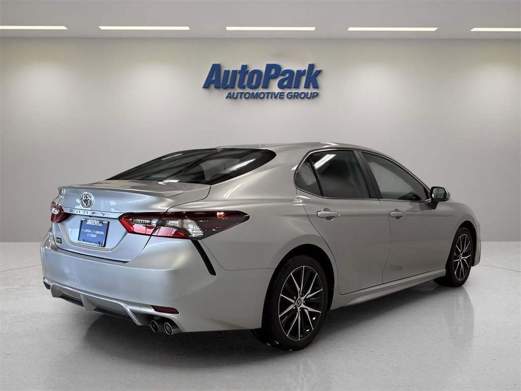 Used 2023 Toyota Camry SE image 5