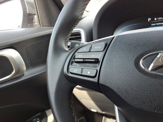Used 2023 Hyundai Venue SEL image 23