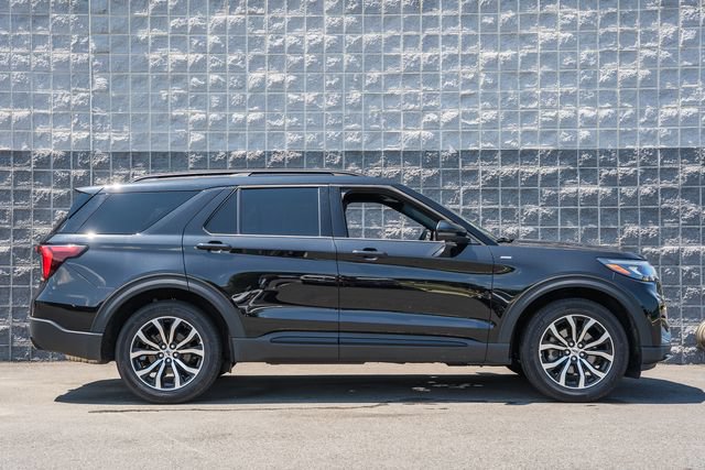 Certified 2026 Ford Explorer ST-Line AWD/4WD image 6