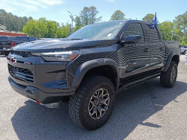 Used 2025 Chevrolet Colorado ZR2 w/ Technology Package AWD/4WD image 8