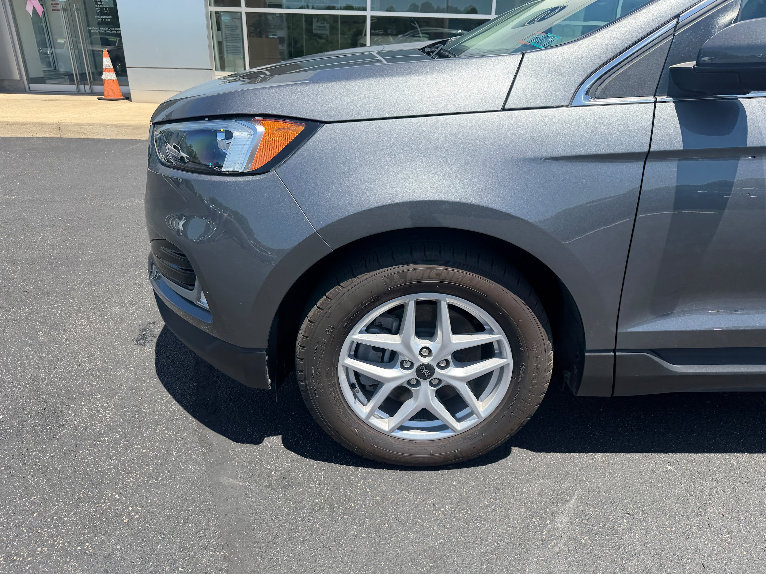Certified 2024 Ford Edge SEL w/ Convenience Package AWD/4WD image 11