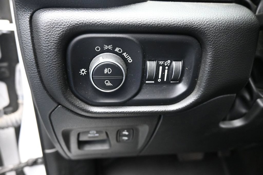 Used 2022 RAM 1500 Laramie AWD/4WD image 12