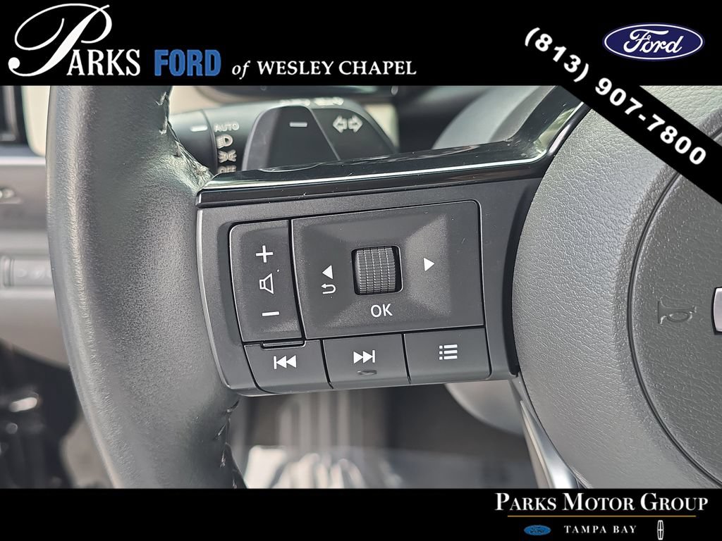 Used 2023 Nissan Pathfinder SL AWD/4WD image 29
