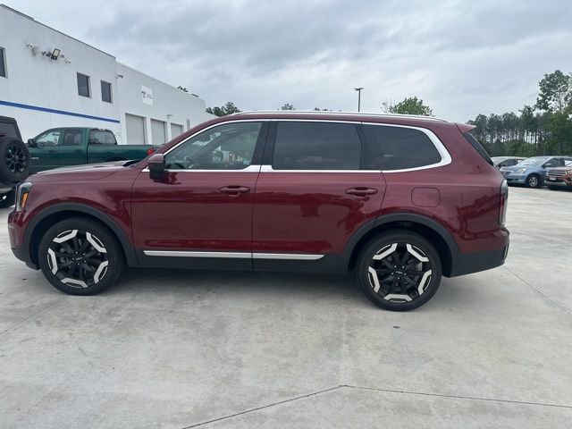 Used 2023 Kia Telluride EX w/ EX Captain's Chair Package FWD image 18
