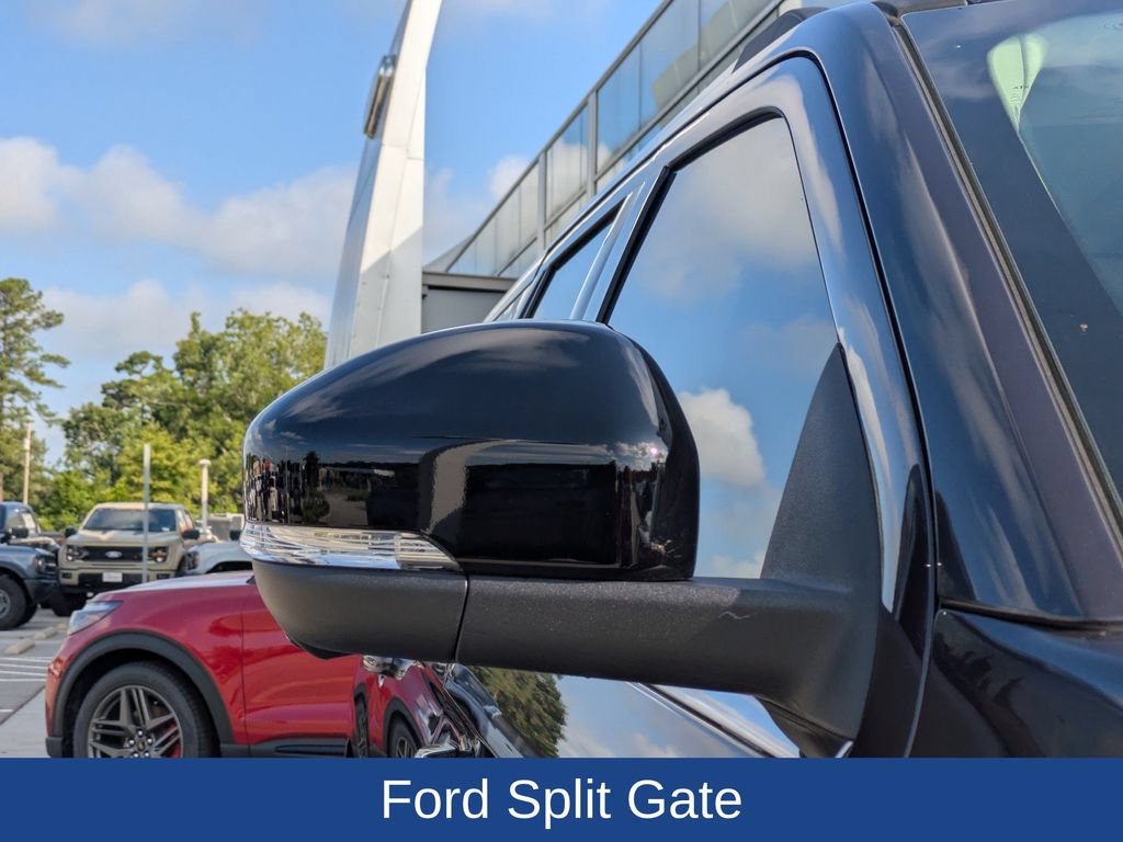 Certified 2025 Ford Expedition Max Platinum w/ Platinum Ultimate Package AWD/4WD image 11