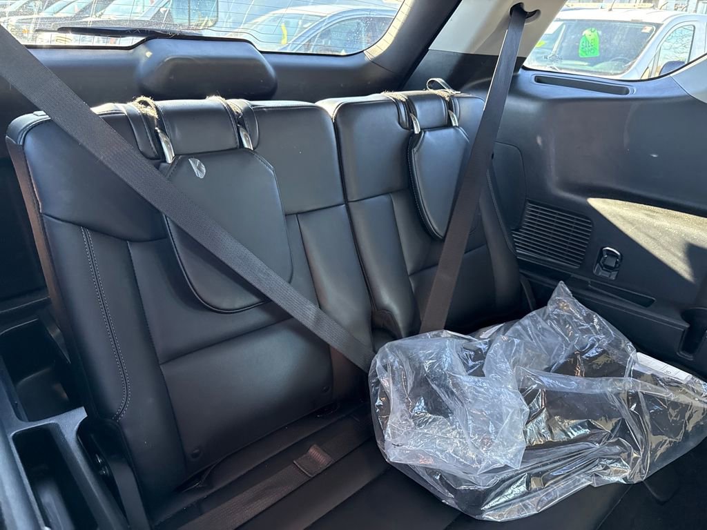 Certified 2023 Ford Explorer XLT w/ Equipment Group 202A image 11