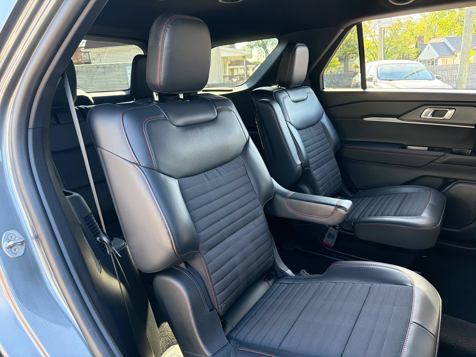 Certified 2025 Ford Explorer ST-Line AWD/4WD image 25