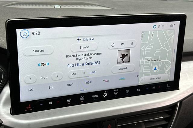 Certified 2023 Ford Escape SE w/ PHEV Premium Package image 16