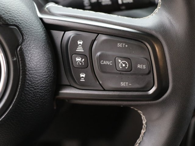 Used 2025 Jeep Wrangler Unlimited Sport AWD/4WD image 24