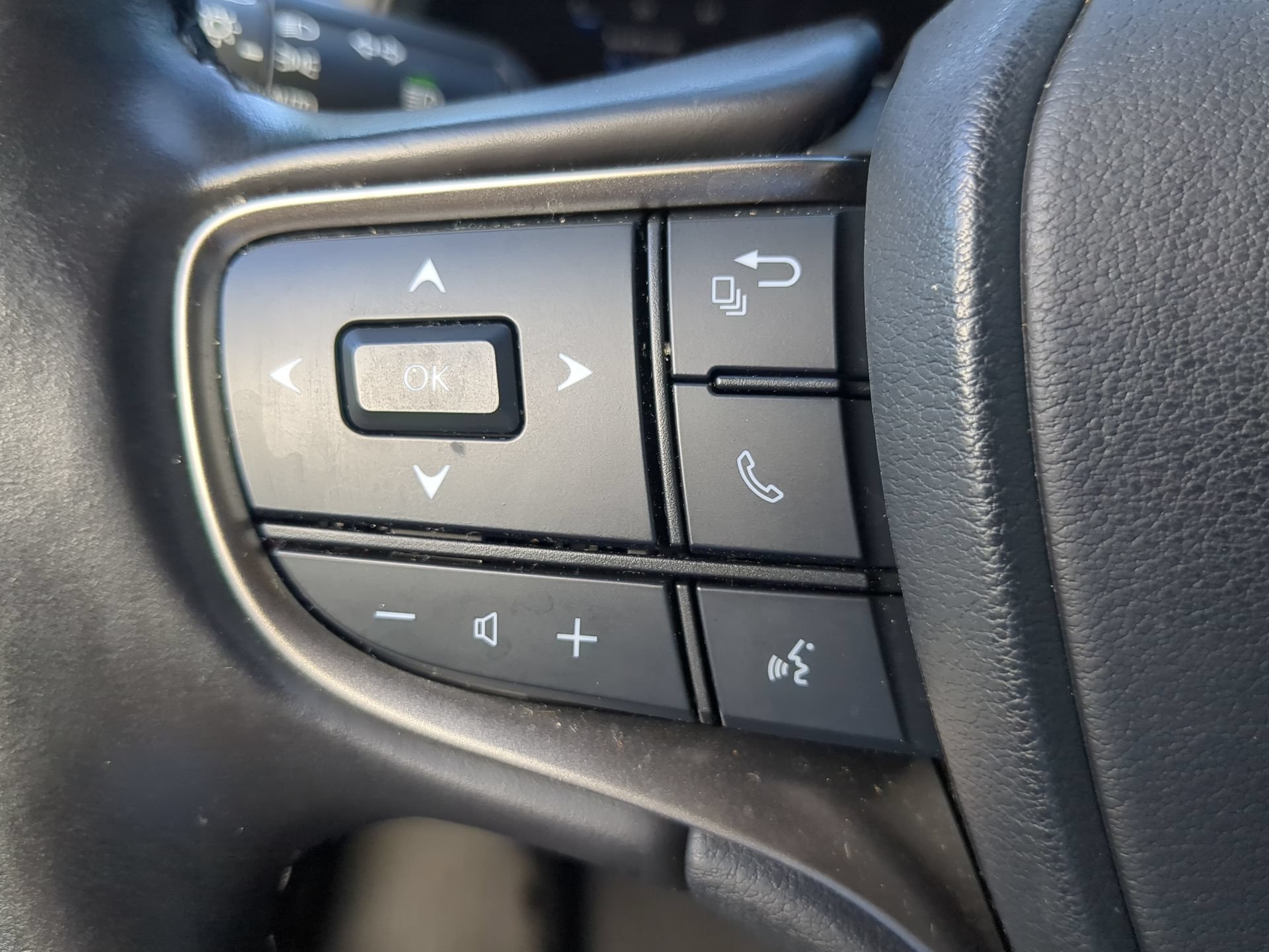 Used 2025 Lexus UX 300h FWD w/ Cold Area Package image 65